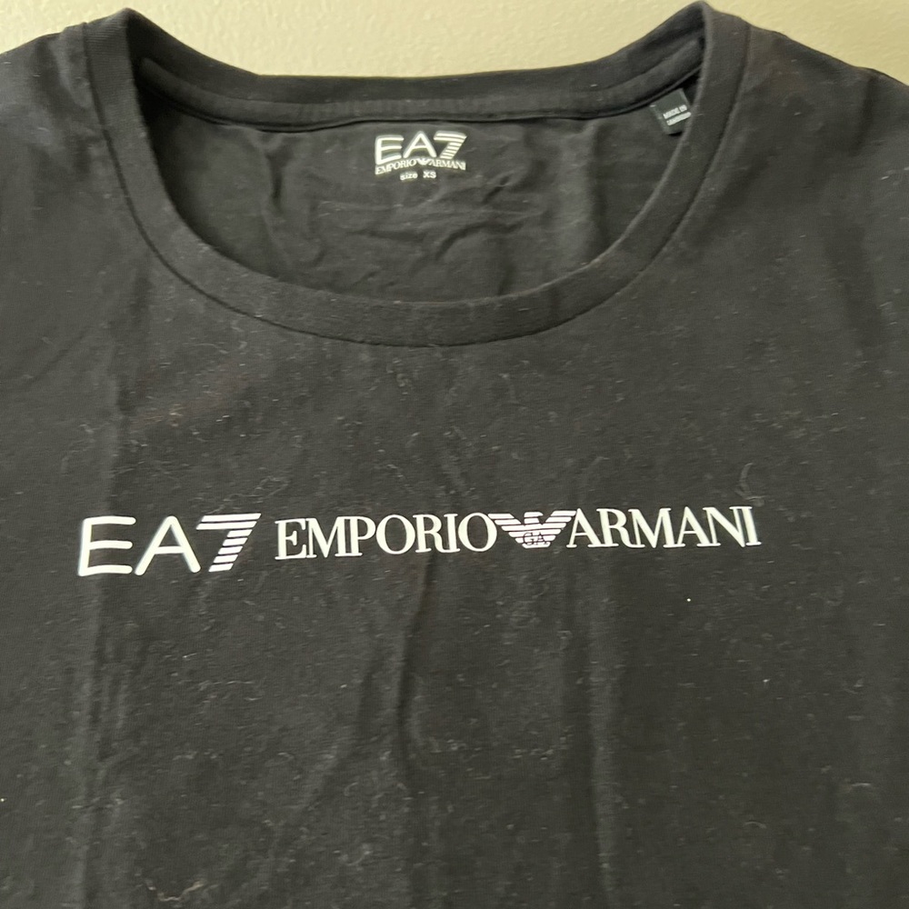 Women xs emperor Armani t shirt black